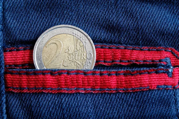 Euro para cebinde iki euro mezhebi ile mavi kot kot kırmızı dantel ile uyarmak