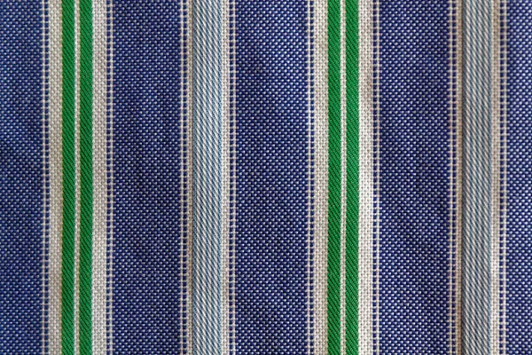 Częścią niebiesko - zielony pasiastą koszulę tekstury lub tła — Zdjęcie stockowe