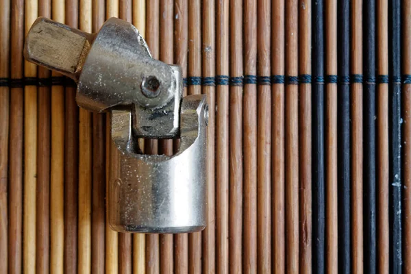 Rögzítő aljzat Torx kulcs fából készült háttér — Stock Fotó