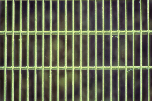 Çelik yere kafes. Paslanmaz çelik doku, web sitesi veya mobil cihazlar için arka plan