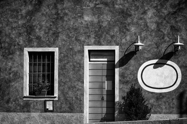 Fachada de Café Monocromo con maqueta vacía para nombre o etiqueta —  Fotos de Stock