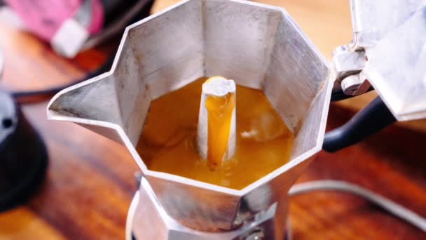 Make Better Coffee Moka Pot Cinemagraph Toller Kaffee Mit Einer — Stockvideo