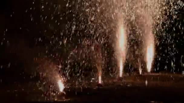 Mooi Vuurwerk Het Strand Scène Van Vuurwerk Spelen Het Strand — Stockvideo