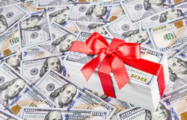 Amerika Birleşik Devletleri dolar PB yapılan büyük kırmızı yay şerit ile hediye