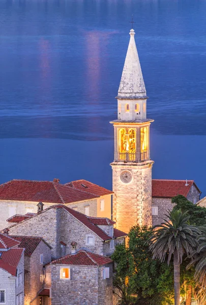 Campanile della Chiesa di San Giovanni Battista dengan menara jam — Stok Foto