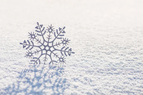 Winter background with beautiful silver snowflake on whiteness s — Stock Photo, Image