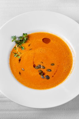 Çekirdekli kabak çorbası.