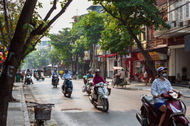 Vietnam 'da motosiklet nakli.
