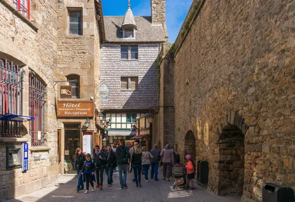 Mont Saint Michel Γαλλία Απριλίου 2017 Είναι Ένα Μικρό Βραχώδες — Φωτογραφία Αρχείου