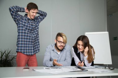 genç bir işçi çalışması sonucu tarafından şaşırttı