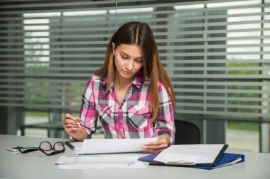 Yönetmen Sözleşme tadil