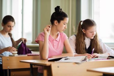 Kız öğrenciler için ders hazırlama