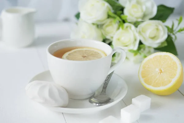  Kahvaltıda limonlu çay