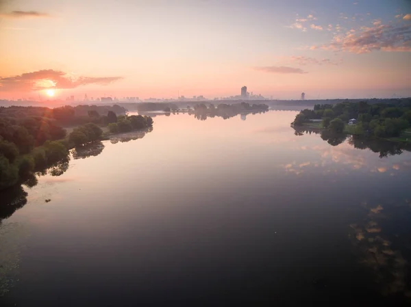 Soluppgång Över Moskva Floden Stockbild