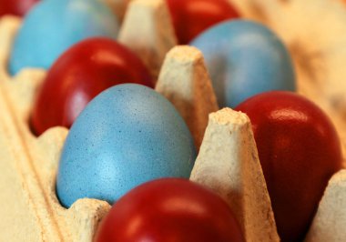 Paskalya yumurtaları bir paket içinde