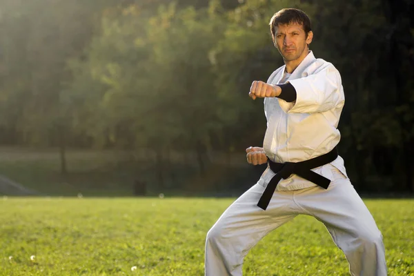 Karate practice outdoors — Stock Photo, Image