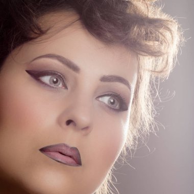 göz alıcı retro makyaj