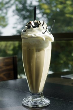 Kremalı buzlu kahve.