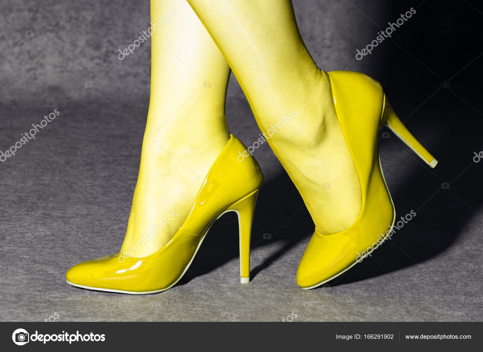 sexy yellow shoes