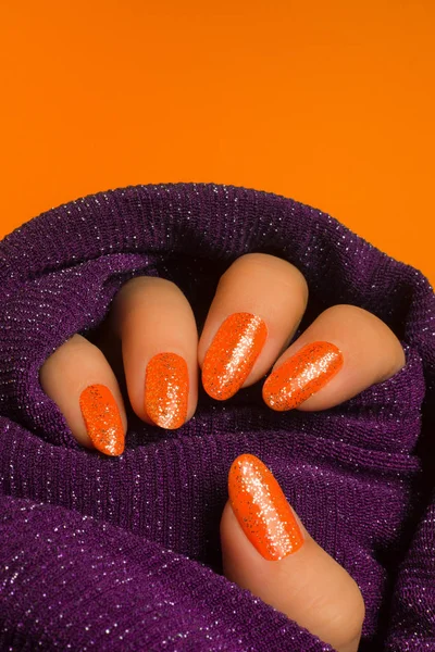 Manicure arancione scintillante unghie — Foto Stock