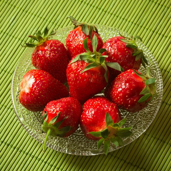 Frische reife Erdbeeren — Stockfoto