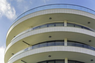 Modern eğri otel binası