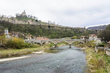 Yantra Nehri kemerli köprü