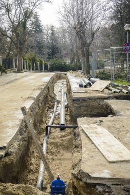 hendek yol açması, şantiye ile boruları,.