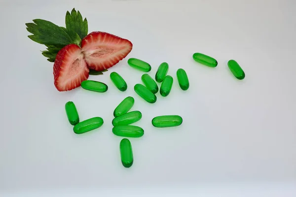 밝은 녹색 자연 지방산 cla softgels 뚱뚱한 손실 — 스톡 사진