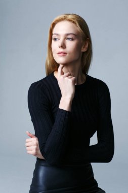 seksi sarışın kadın Studio 