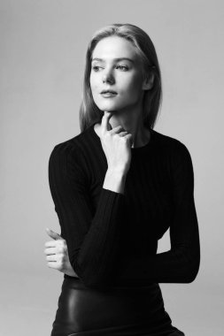 seksi sarışın kadın Studio 