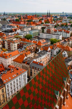Wroclaw, Polonya - 1 Mayıs 2019: Şehir merkezindeki kulenin tepesi