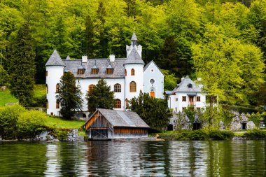 Avusturya, Hallstatt tarihi köy. Unesco dünya mirası alanı, eski Avrupa mimarisi. Hallstatt ikonik dünya simgesidir..
