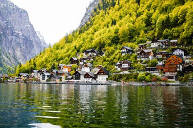 Avusturya, Hallstatt tarihi köy. Unesco dünya mirası alanı, eski Avrupa mimarisi. Hallstatt ikonik dünya simgesidir..