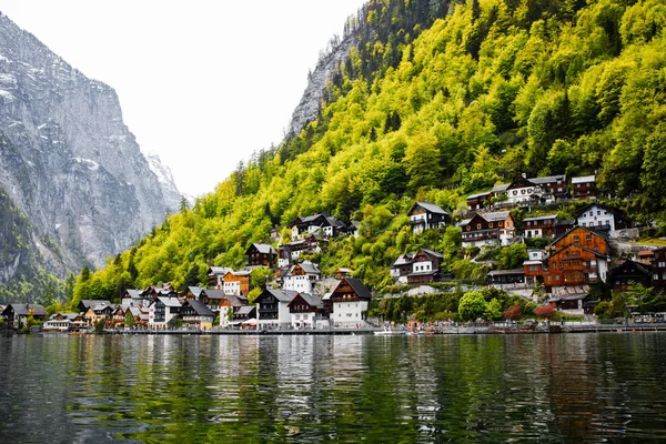 Avusturya, Hallstatt tarihi köy. Unesco dünya mirası alanı, eski Avrupa mimarisi. Hallstatt ikonik dünya simgesidir..