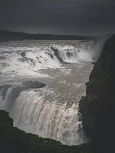 Krajobraz Big Majestatyczny Wodospad Gullfoss Górach Islandia — Zdjęcie stockowe