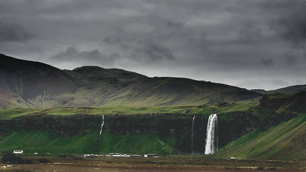 Wodospad Seljalandsfoss o wysokości — Zdjęcie stockowe