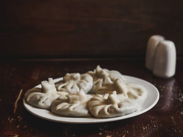 Close View Traditional Georgian Khinkali Plate Wooden Tabletop — Stock Photo, Image