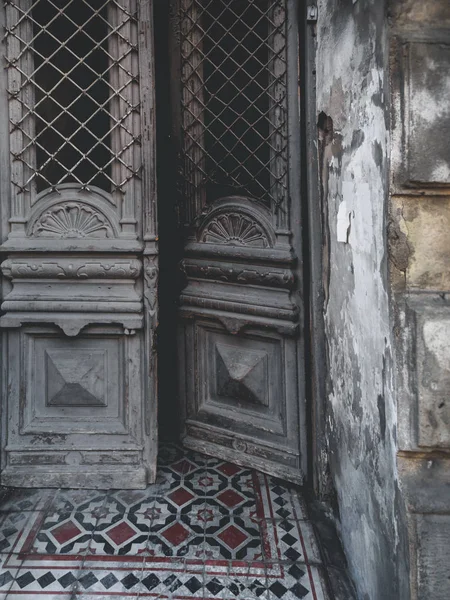 Drzwi drewniane — Zdjęcie stockowe