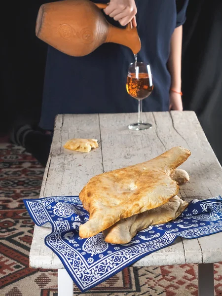 Flatbreads and wine — Stock Photo