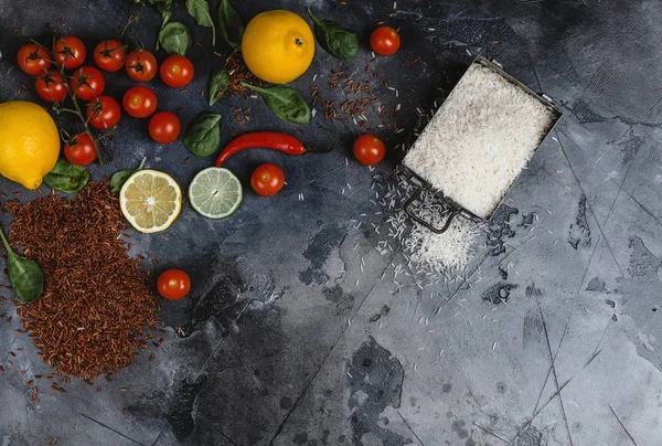 Top View Raw Rice Container Spices Vegetables Scratched Grey Surface — Stock Photo, Image