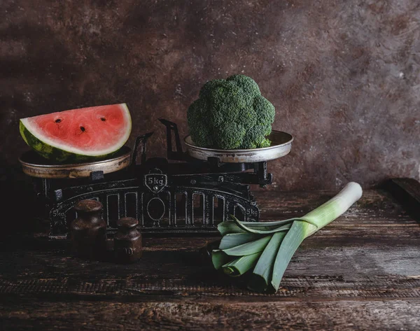 Watermelon and broccoli — Stock Photo, Image