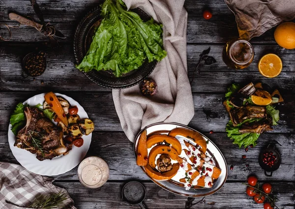 Steak with vegetables — Stock Photo