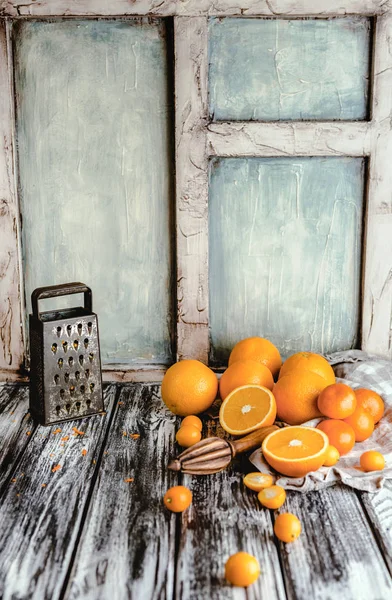 Râpe et oranges — Photo de stock