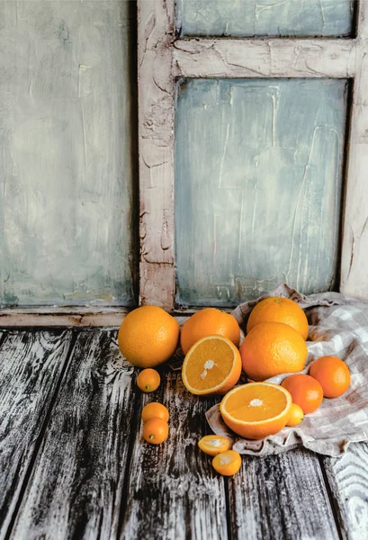 Апельсини і мандаринами — стокове фото