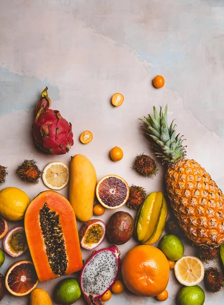 Tropical fruits — Stock Photo
