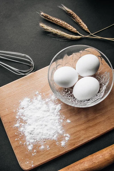 Ovos Espigas Trigo Tábua Corte Modelo Receita Cozimento Abeto Composição — Fotografia de Stock