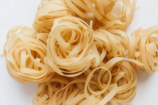 Mucchio Tagliatelle Crude Primo Piano Concetto Cibo Amido — Foto Stock