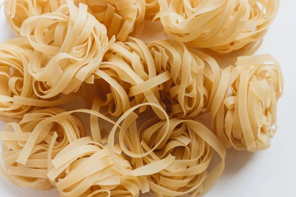 Mucchio Tagliatelle Crude Primo Piano Concetto Cibo Amido — Foto Stock