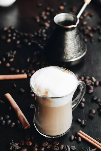 Tasse Délicieux Café Latte Sur Table Noire — Photo